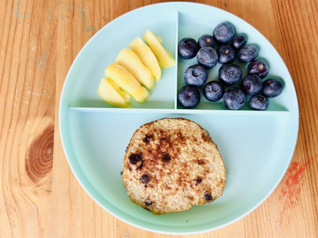 banana oatmeal pancakes